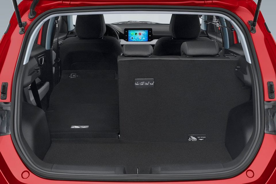 Nuevo Chevrolet Aveo Hatchback 2025, monovolúmen con asientos traseros abatibles 100% con división 60/40