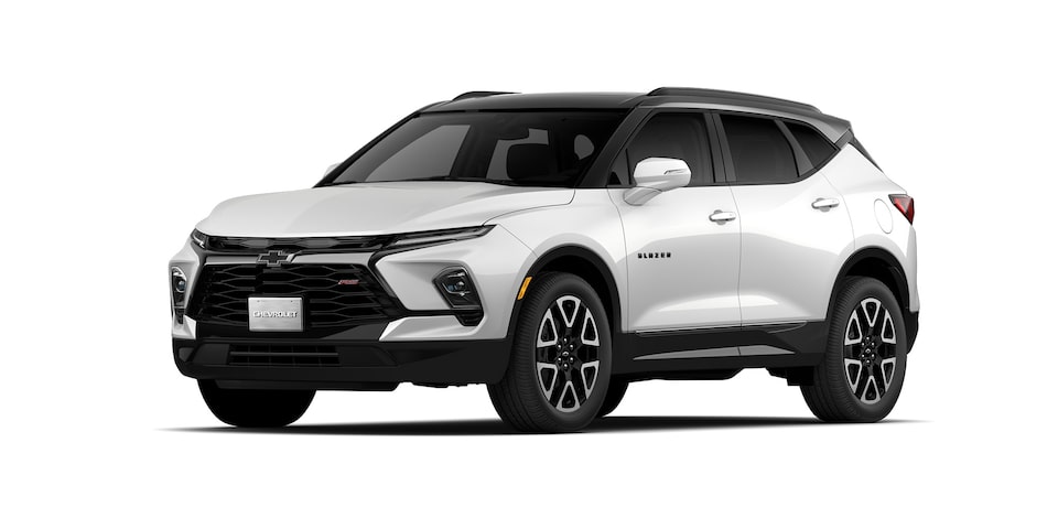 Chevrolet Blazer 2025, camioneta mediana en color blanco platino