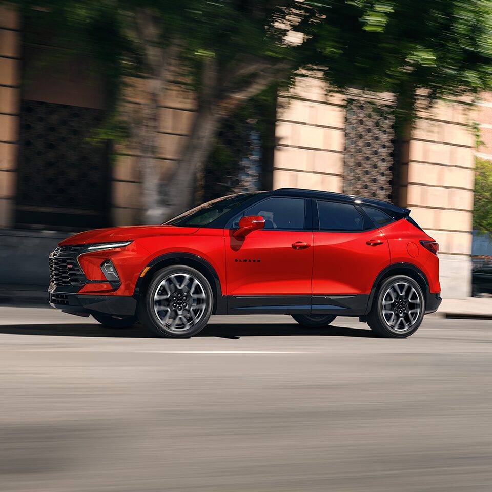 Chevrolet Blazer 2025, camioneta mediana con transmisión automática de 9 velocidades y 308 HP
