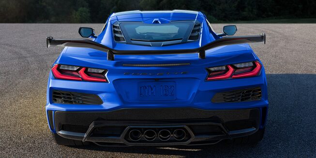 Chevrolet Corvette Z06 2024 Sistema de escapes de 4 puntas con válvulas independientes de alto desempeño