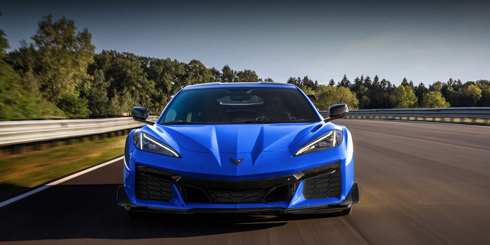 Chevrolet Corvette Z06 2024 cuenta con frenos cerámicos de carbono y motor V8 DOHC