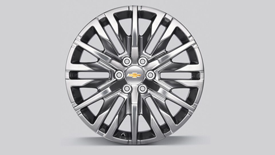 Rin de 22 pulgadas en acabado pulido de 6 brazos para tu camioneta Chevrolet Silverado Turbo 2025